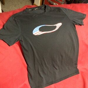OAKLEY tshirt
